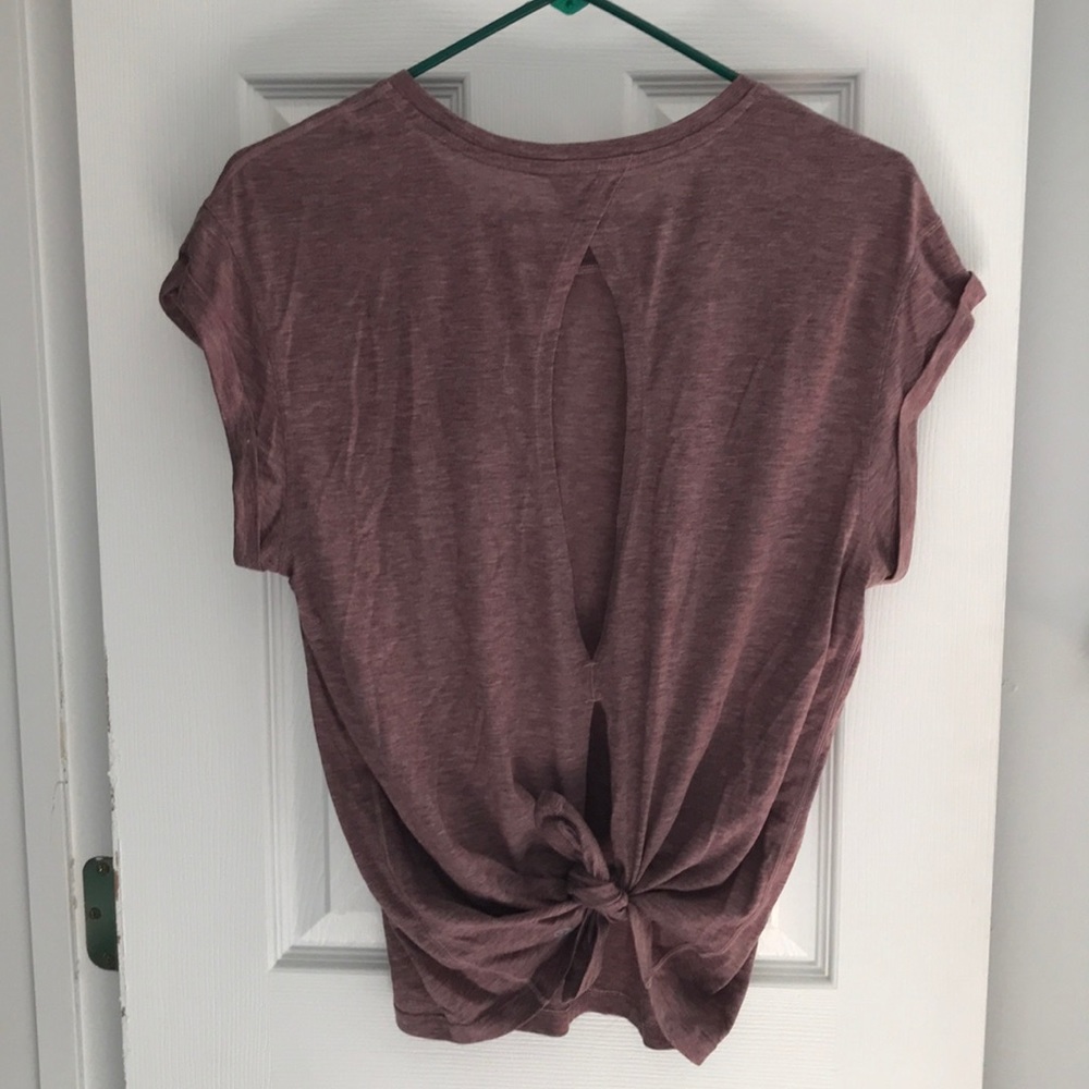 Women’s lululemon top with tie in back